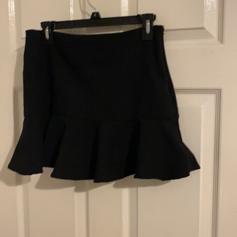 Mini black skirt - Picture 2 of 4